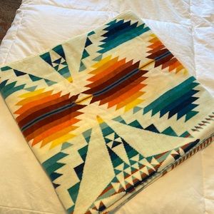 Pendleton jacquard spa towel falcon cove sunset